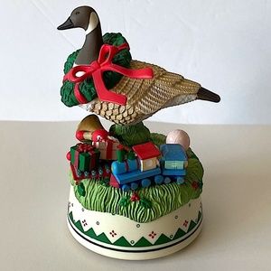 Schmidt Holiday Friends Canada Goose Music Box TOYLAND Tune 1992 Vintage